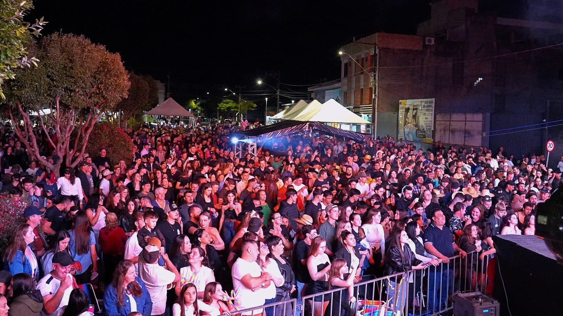 Itaipulândia homenageia colonos e motoristas em evento de reconhecimento