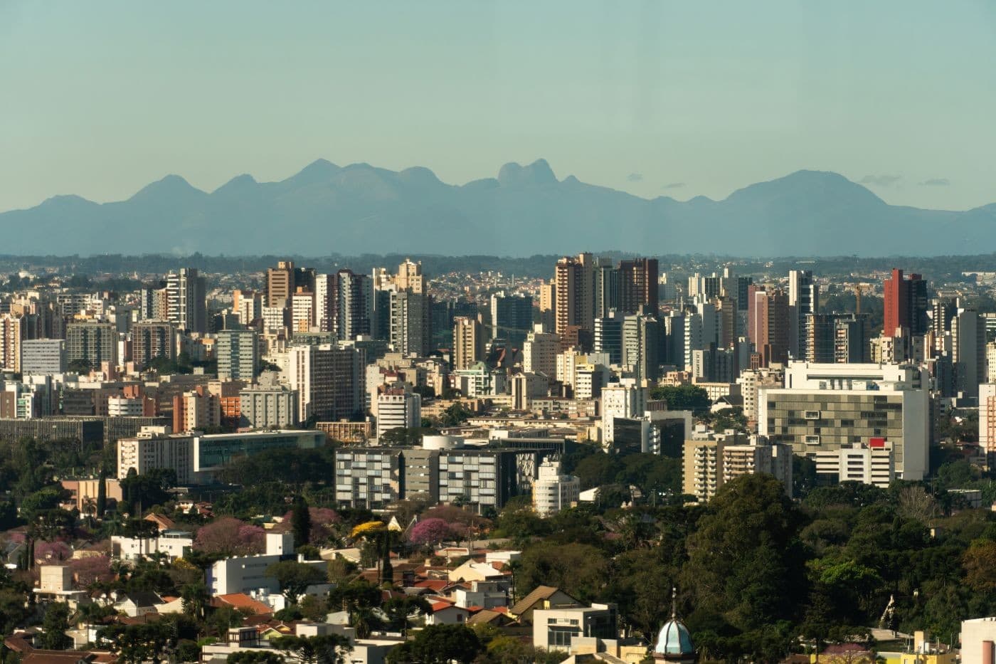 Crédito imobiliário cresce em Curitiba; entenda como usar seu imóvel como garantia