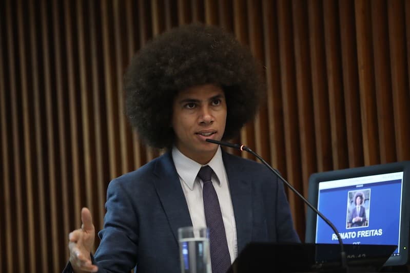 STF mantém suspensão de votação sobre cassação do deputado Renato Freitas