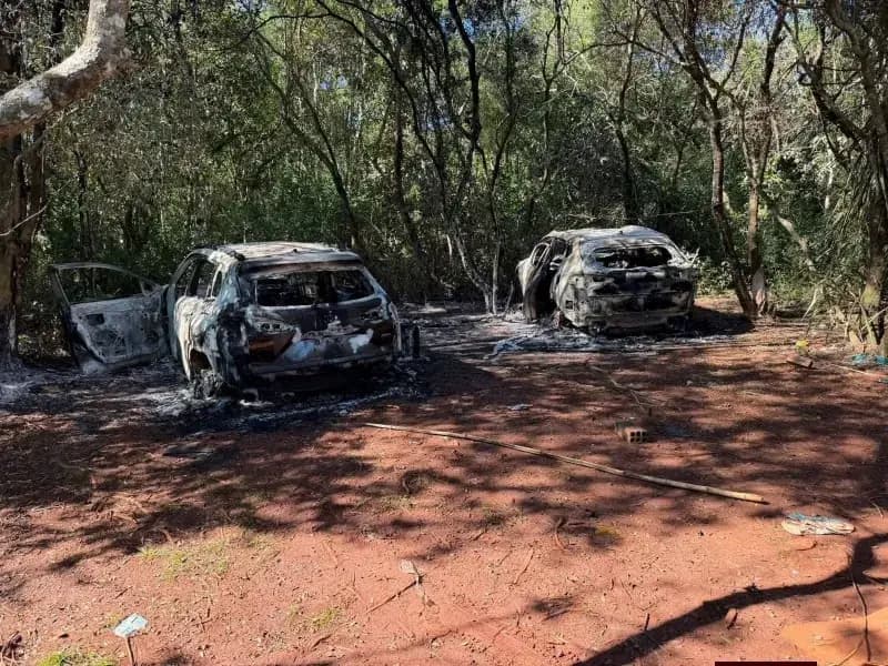 Carros incendiados encontrados no Paraguai podem estar ligados a megaassalto em Santa Rita