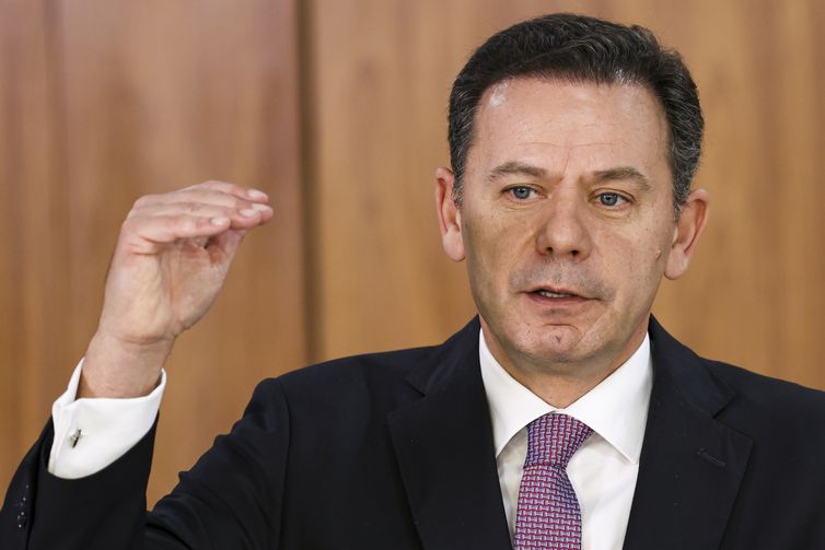 Marcelo Camargo/Agência Brasil Brasília (DF), 19/02/2025 - O primeiro-ministro português, Luís Montenegro, durante entrevista coletiva ecerimônia de assinatura de acordos nos setores de saúde, ciência e tecnologia e segurança pública. Foto: Marcelo Camargo/Agência Brasil