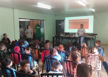 Palestra sobre Educação Ambiental é realizada na Assoremi com os alunos do 1° ano da Escola Carlos Gomes