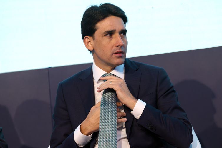 Antônio Cruz/Agência Brasil Brasília (DF), 05/11/2024 - O ministro de Portos e Aeroportos (MPor), Sílvio Costa Filho, participa de lançamento do Programa de Acolhimento ao Passageiro com Transtorno do Espectro Autista (TEA) nos aeroportos brasileiros. Foto: Antônio Cruz/Agência Brasil