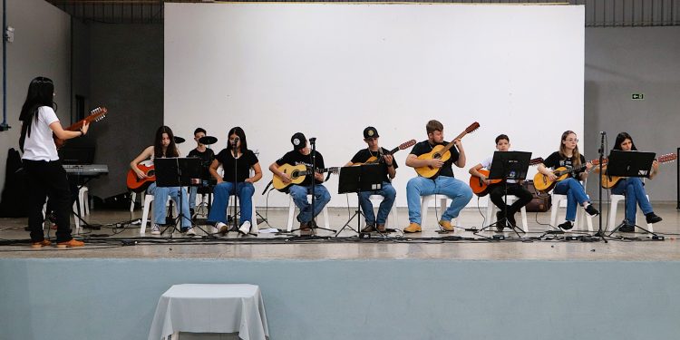 Cultura e tradição encantam público em Santa Helena